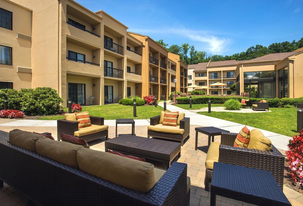 Courtyard By Marriott Westchester County Hotel 3*