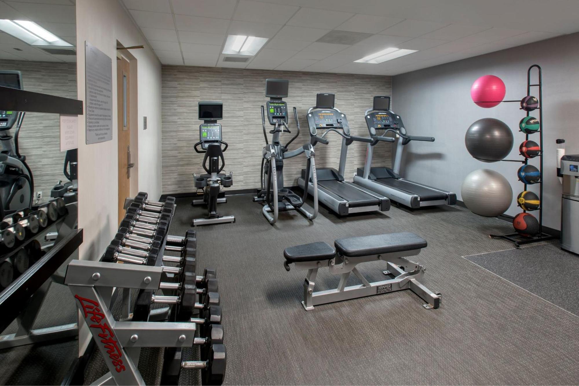 Courtyard By Marriott Westchester County