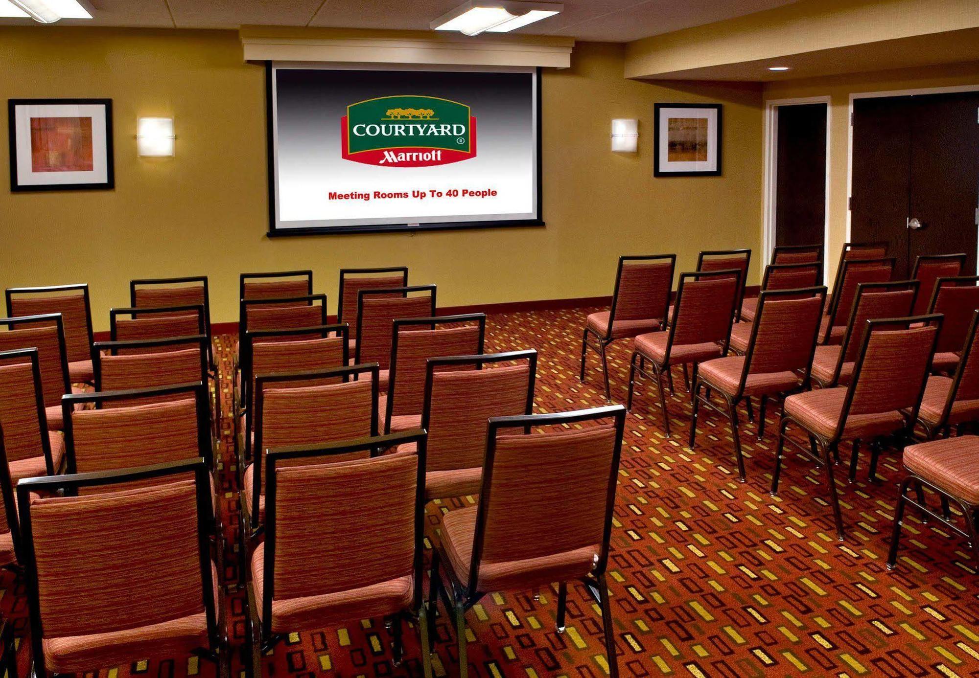 Courtyard By Marriott Westchester County Hotel 3*