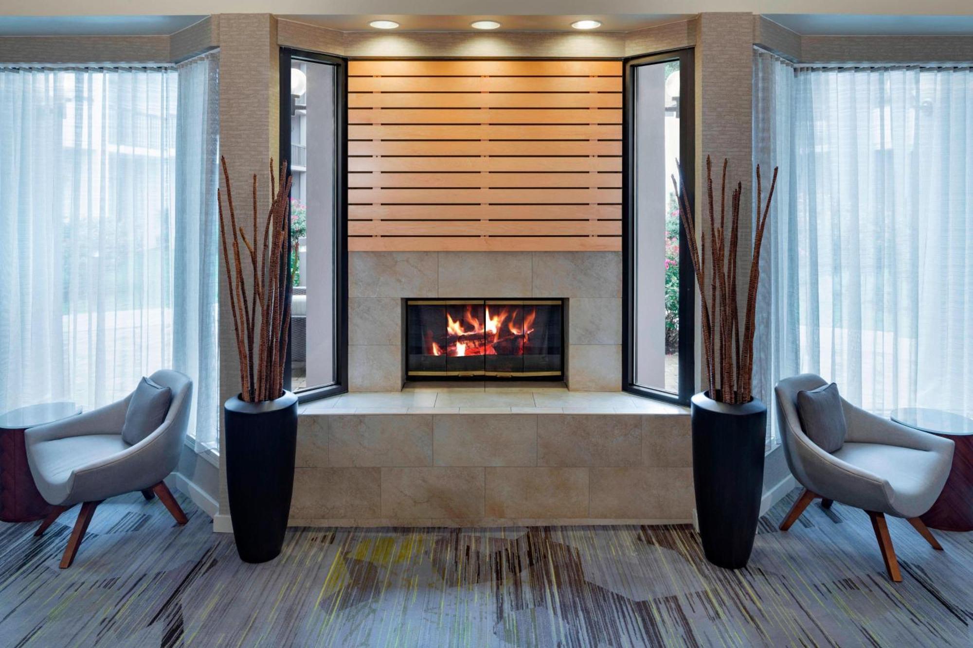 Courtyard By Marriott Westchester County