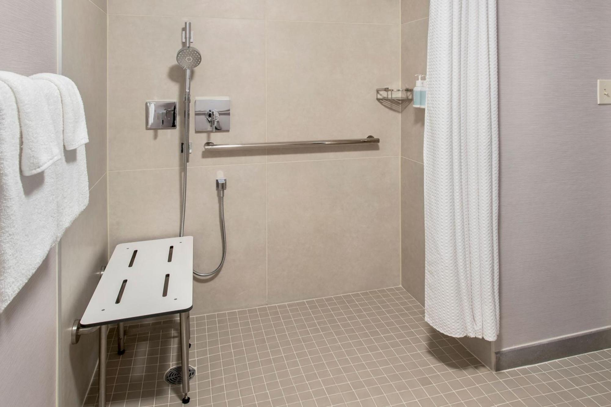 Courtyard By Marriott Westchester County